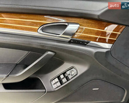 Чорний Порше Panamera, об'ємом двигуна 4.81 л та пробігом 151 тис. км за 23000 $, фото 35 на Automoto.ua