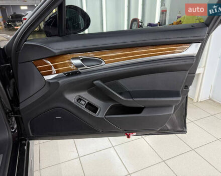 Чорний Порше Panamera, об'ємом двигуна 4.81 л та пробігом 151 тис. км за 23000 $, фото 19 на Automoto.ua