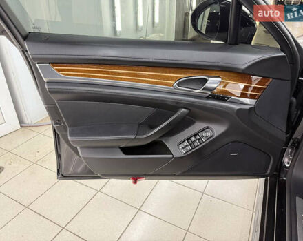 Чорний Порше Panamera, об'ємом двигуна 4.81 л та пробігом 151 тис. км за 23000 $, фото 36 на Automoto.ua