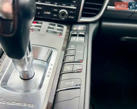 Черный Порше Панамера, объемом двигателя 2.97 л и пробегом 272 тыс. км за 25000 $, фото 22 на Automoto.ua