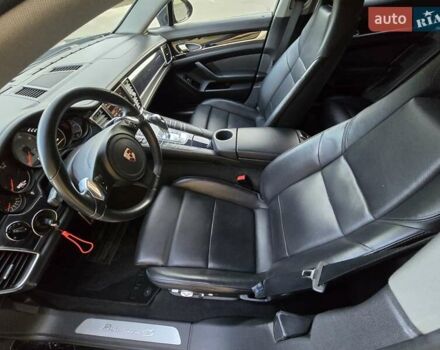 Черный Порше Панамера, объемом двигателя 4.81 л и пробегом 82 тыс. км за 22900 $, фото 11 на Automoto.ua