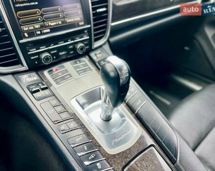 Черный Порше Панамера, объемом двигателя 2.97 л и пробегом 272 тыс. км за 25000 $, фото 20 на Automoto.ua