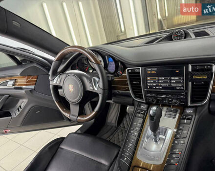 Чорний Порше Panamera, об'ємом двигуна 4.81 л та пробігом 151 тис. км за 23000 $, фото 25 на Automoto.ua