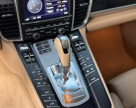 Черный Порше Панамера, объемом двигателя 2.97 л и пробегом 140 тыс. км за 21900 $, фото 12 на Automoto.ua