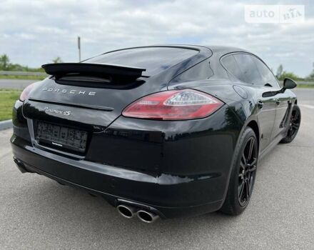 Чорний Порше Panamera, об'ємом двигуна 4.8 л та пробігом 77 тис. км за 36999 $, фото 8 на Automoto.ua