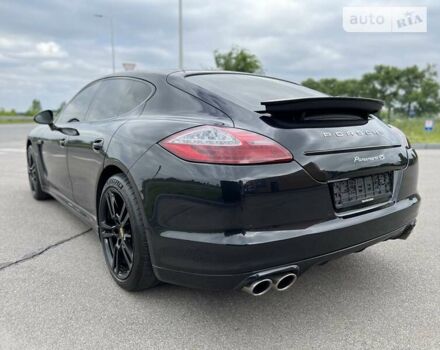 Чорний Порше Panamera, об'ємом двигуна 4.8 л та пробігом 77 тис. км за 36999 $, фото 10 на Automoto.ua