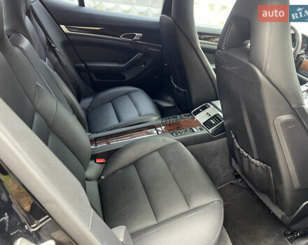 Чорний Порше Panamera, об'ємом двигуна 3.61 л та пробігом 139 тис. км за 39000 $, фото 24 на Automoto.ua