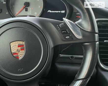 Чорний Порше Panamera, об'ємом двигуна 3 л та пробігом 108 тис. км за 34000 $, фото 29 на Automoto.ua