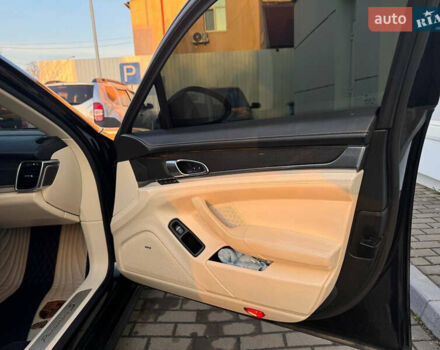 Чорний Порше Panamera, об'ємом двигуна 3 л та пробігом 147 тис. км за 27000 $, фото 13 на Automoto.ua