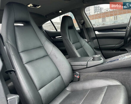 Чорний Порше Panamera, об'ємом двигуна 3 л та пробігом 181 тис. км за 39890 $, фото 43 на Automoto.ua