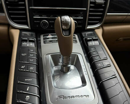 Чорний Порше Panamera, об'ємом двигуна 3.6 л та пробігом 186 тис. км за 25999 $, фото 81 на Automoto.ua