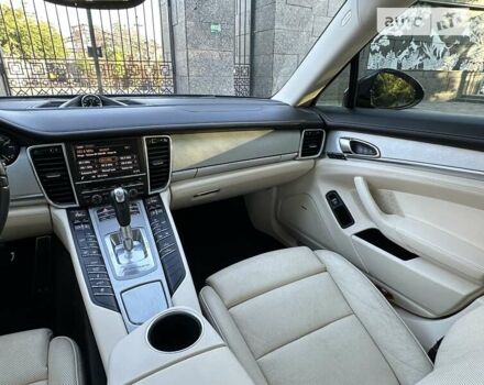 Чорний Порше Panamera, об'ємом двигуна 3 л та пробігом 113 тис. км за 35500 $, фото 27 на Automoto.ua