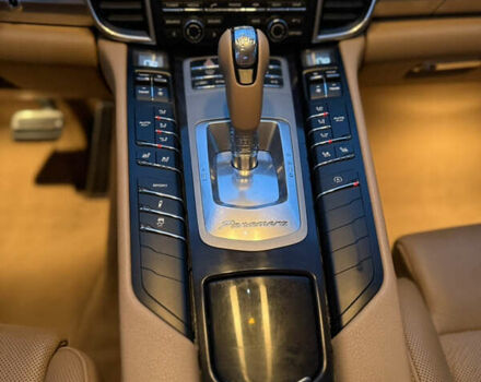 Чорний Порше Panamera, об'ємом двигуна 3.6 л та пробігом 186 тис. км за 25999 $, фото 45 на Automoto.ua