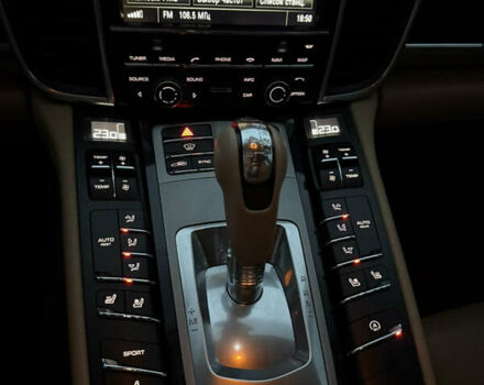 Чорний Порше Panamera, об'ємом двигуна 3.6 л та пробігом 186 тис. км за 25999 $, фото 32 на Automoto.ua
