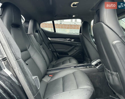 Чорний Порше Panamera, об'ємом двигуна 3 л та пробігом 181 тис. км за 39890 $, фото 37 на Automoto.ua