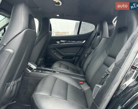 Чорний Порше Panamera, об'ємом двигуна 3 л та пробігом 181 тис. км за 39890 $, фото 32 на Automoto.ua