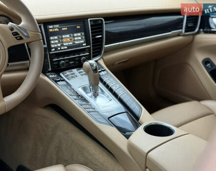 Чорний Порше Panamera, об'ємом двигуна 3.6 л та пробігом 186 тис. км за 25999 $, фото 14 на Automoto.ua