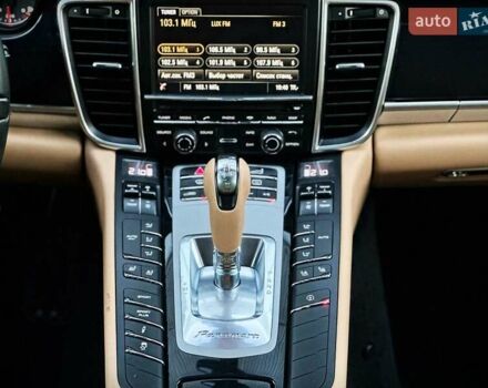 Чорний Порше Panamera, об'ємом двигуна 3 л та пробігом 101 тис. км за 28500 $, фото 31 на Automoto.ua