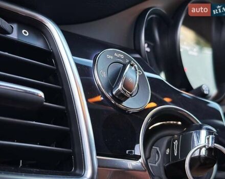 Чорний Порше Panamera, об'ємом двигуна 3 л та пробігом 101 тис. км за 28500 $, фото 19 на Automoto.ua