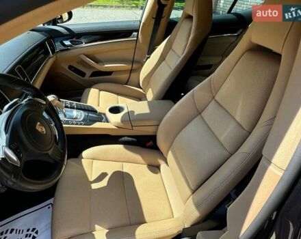 Чорний Порше Panamera, об'ємом двигуна 3 л та пробігом 100 тис. км за 27000 $, фото 8 на Automoto.ua