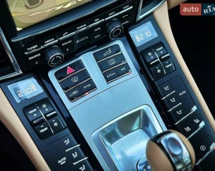 Чорний Порше Panamera, об'ємом двигуна 3 л та пробігом 101 тис. км за 28500 $, фото 28 на Automoto.ua