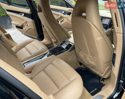Чорний Порше Panamera, об'ємом двигуна 3 л та пробігом 144 тис. км за 25999 $, фото 24 на Automoto.ua