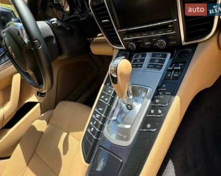 Чорний Порше Panamera, об'ємом двигуна 3 л та пробігом 100 тис. км за 27000 $, фото 20 на Automoto.ua