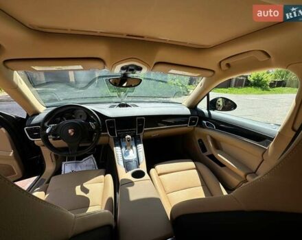 Чорний Порше Panamera, об'ємом двигуна 3 л та пробігом 100 тис. км за 27000 $, фото 16 на Automoto.ua