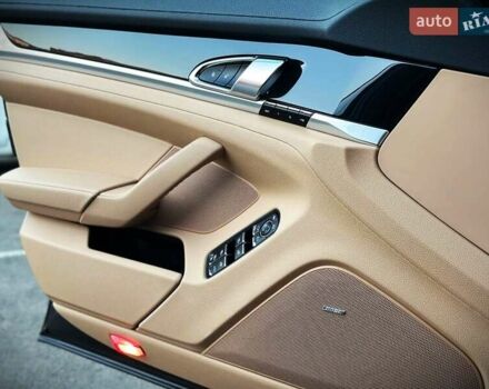 Чорний Порше Panamera, об'ємом двигуна 3 л та пробігом 101 тис. км за 28500 $, фото 16 на Automoto.ua