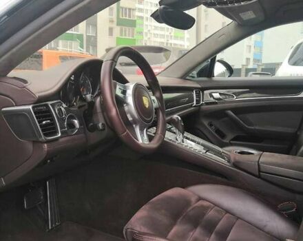 Чорний Порше Panamera, об'ємом двигуна 4.81 л та пробігом 76 тис. км за 43000 $, фото 23 на Automoto.ua