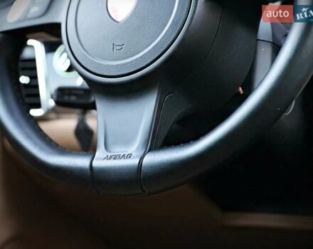 Чорний Порше Panamera, об'ємом двигуна 3 л та пробігом 101 тис. км за 28500 $, фото 36 на Automoto.ua