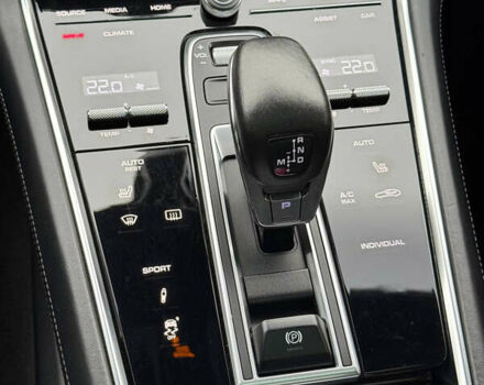 Черный Порше Панамера, объемом двигателя 2.89 л и пробегом 133 тыс. км за 51900 $, фото 9 на Automoto.ua