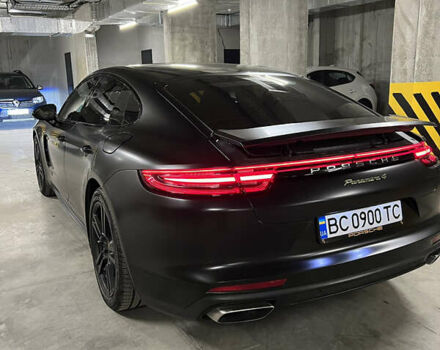 Чорний Порше Panamera, об'ємом двигуна 3 л та пробігом 107 тис. км за 55000 $, фото 3 на Automoto.ua