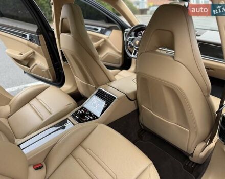 Чорний Порше Panamera, об'ємом двигуна 2.89 л та пробігом 85 тис. км за 77999 $, фото 57 на Automoto.ua