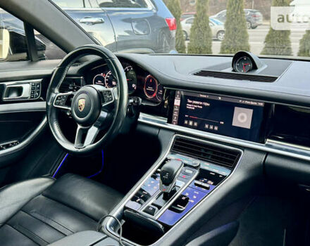 Чорний Порше Panamera, об'ємом двигуна 3 л та пробігом 100 тис. км за 57000 $, фото 28 на Automoto.ua