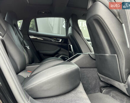 Чорний Порше Panamera, об'ємом двигуна 3 л та пробігом 108 тис. км за 55000 $, фото 26 на Automoto.ua