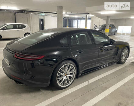 Чорний Порше Panamera, об'ємом двигуна 3 л та пробігом 55 тис. км за 71500 $, фото 7 на Automoto.ua