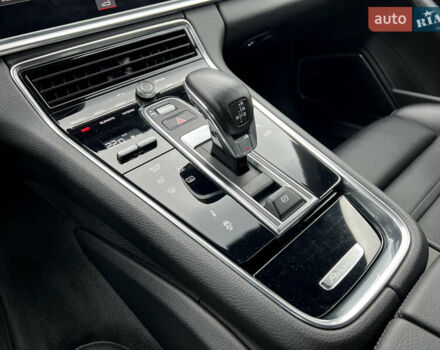 Чорний Порше Panamera, об'ємом двигуна 3 л та пробігом 108 тис. км за 55000 $, фото 18 на Automoto.ua