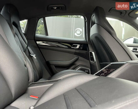 Чорний Порше Panamera, об'ємом двигуна 3 л та пробігом 108 тис. км за 55000 $, фото 27 на Automoto.ua