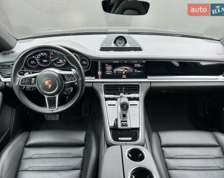 Чорний Порше Panamera, об'ємом двигуна 3 л та пробігом 108 тис. км за 55000 $, фото 15 на Automoto.ua