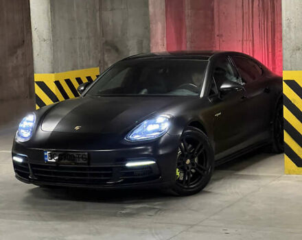 Чорний Порше Panamera, об'ємом двигуна 3 л та пробігом 107 тис. км за 55000 $, фото 4 на Automoto.ua