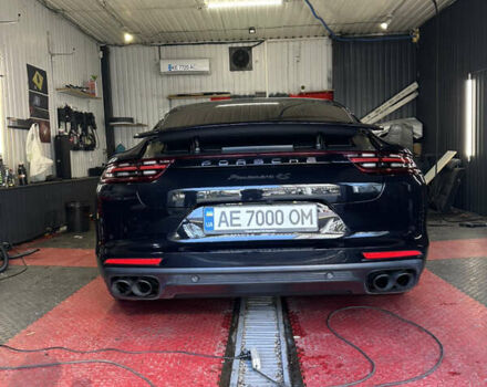 Порше Панамера 2018 в Днепре (Днепропетровске) на Automoto.ua Черный Порше Панамера, объемом двигателя 2.9 л и пробегом 90 тыс. км за 72000 $, фото 20 на Automoto.ua