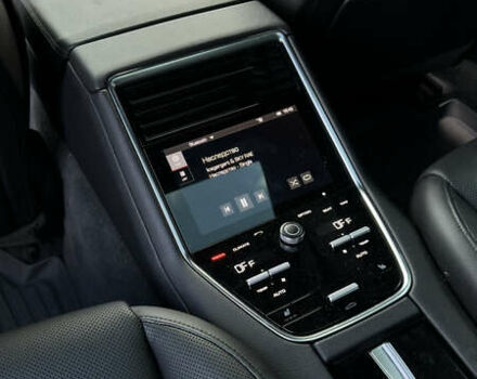 Чорний Порше Panamera, об'ємом двигуна 3 л та пробігом 81 тис. км за 51900 $, фото 29 на Automoto.ua