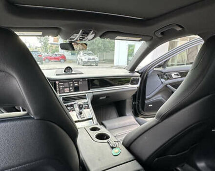 Чорний Порше Panamera, об'ємом двигуна 3 л та пробігом 81 тис. км за 51900 $, фото 28 на Automoto.ua