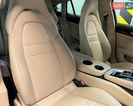Чорний Порше Panamera, об'ємом двигуна 2.89 л та пробігом 21 тис. км за 91965 $, фото 50 на Automoto.ua