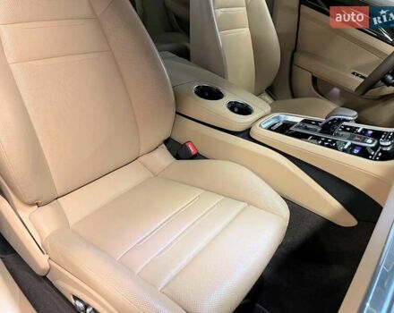Чорний Порше Panamera, об'ємом двигуна 2.89 л та пробігом 21 тис. км за 91965 $, фото 47 на Automoto.ua