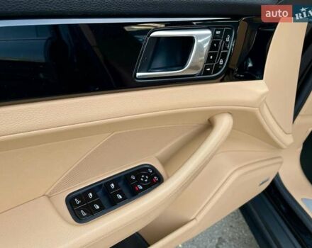 Чорний Порше Panamera, об'ємом двигуна 3 л та пробігом 95 тис. км за 59900 $, фото 66 на Automoto.ua