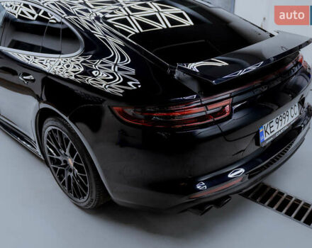 Черный Порше Панамера, объемом двигателя 2.89 л и пробегом 66 тыс. км за 82000 $, фото 2 на Automoto.ua