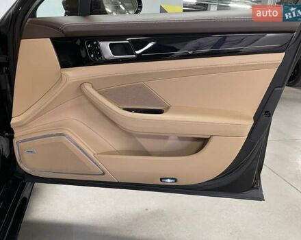 Чорний Порше Panamera, об'ємом двигуна 2.89 л та пробігом 21 тис. км за 91965 $, фото 43 на Automoto.ua