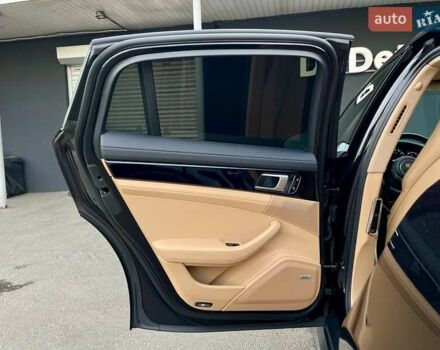 Чорний Порше Panamera, об'ємом двигуна 3 л та пробігом 95 тис. км за 59900 $, фото 63 на Automoto.ua